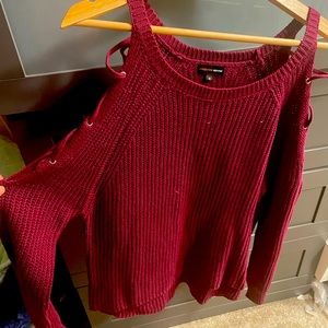 Medium, wine red, sweatshirt
